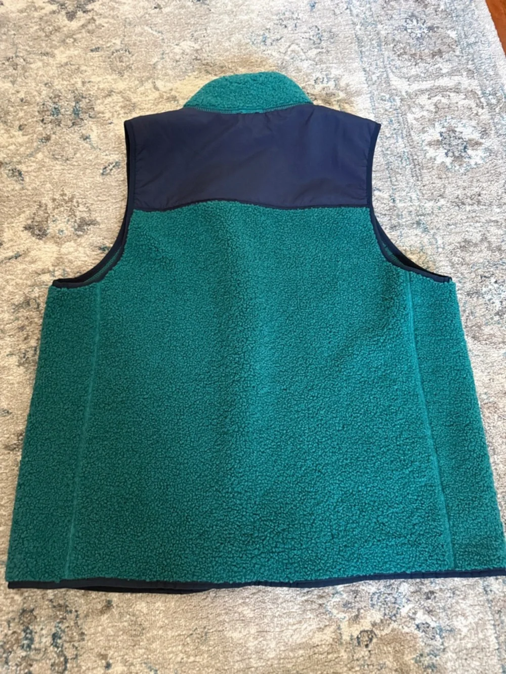 NWT Brooks Brothers Dark Green Sherpa Fleece Vest with Navy Trim - Picture 3 of 3